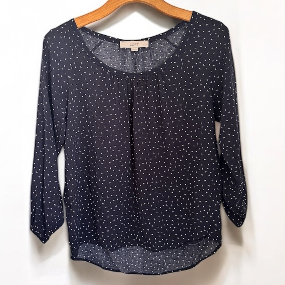 Ann Taylor LOFT Blue White Hearts Scoop Neck Blouse